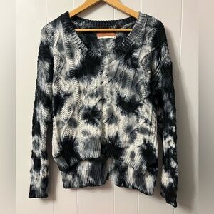 Pilcro Tie Dye Black White Loose Cable Knit Anthropologie V Neck Slouchy Sweater